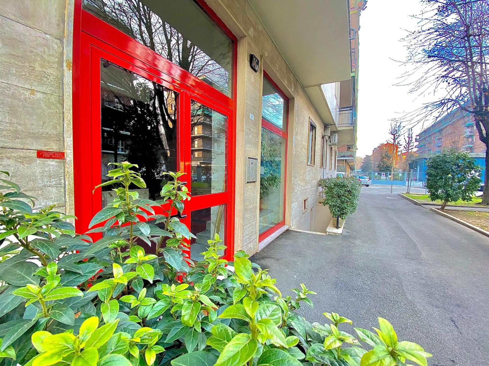 Navigli Style, Tra Metropolitana Famagosta, Comfort E Modernita Apartment Milan Luaran gambar